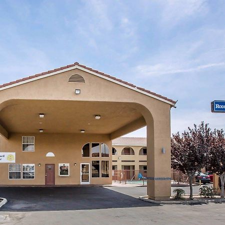 Rodeway Inn Делано Экстерьер фото