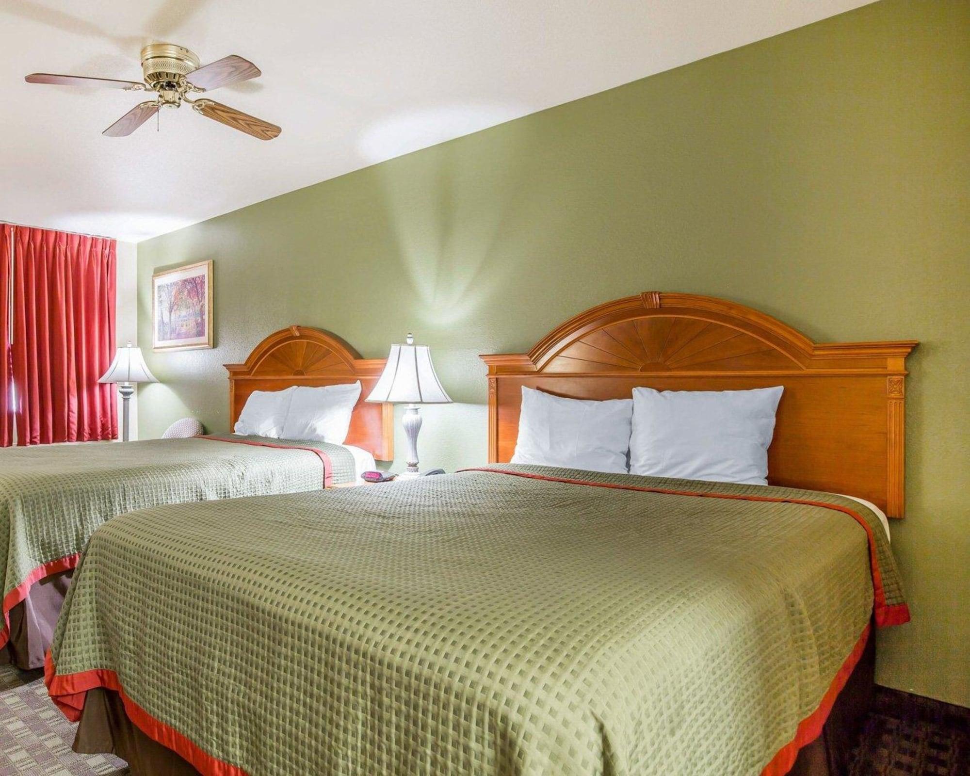 Rodeway Inn Делано Экстерьер фото